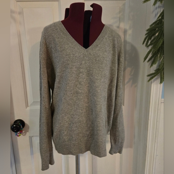 Vince Sweaters - Vince. Small Gray V Neck Cashmere Weekend Sweater